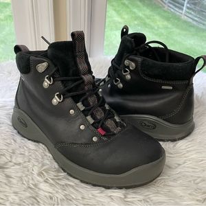 Chaco Black Leather Waterproof Chukka Performance Boots Lace Up size Womens 7